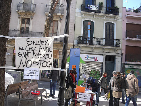 veïnat a Plaça Comerç