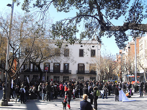 11/02/12: 1a. concentració a Plaça Orfila