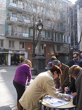 veïnat a Plaça Comerç