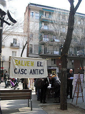 veïnat a Plaça Comerç