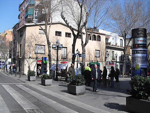 veïnat a Plaça Comerç