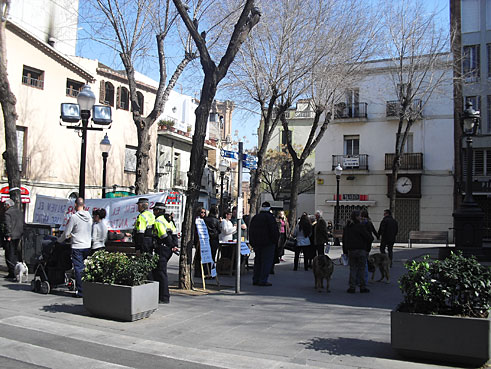 veïnat a Plaça Comerç