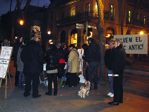 veïnat a Plaça Comerç