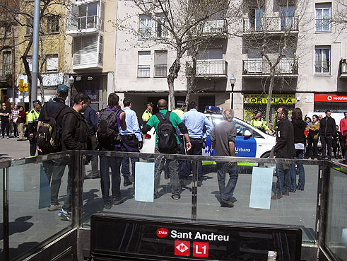 incidents a Plaça Orfila sobre quarts de dues del migdia